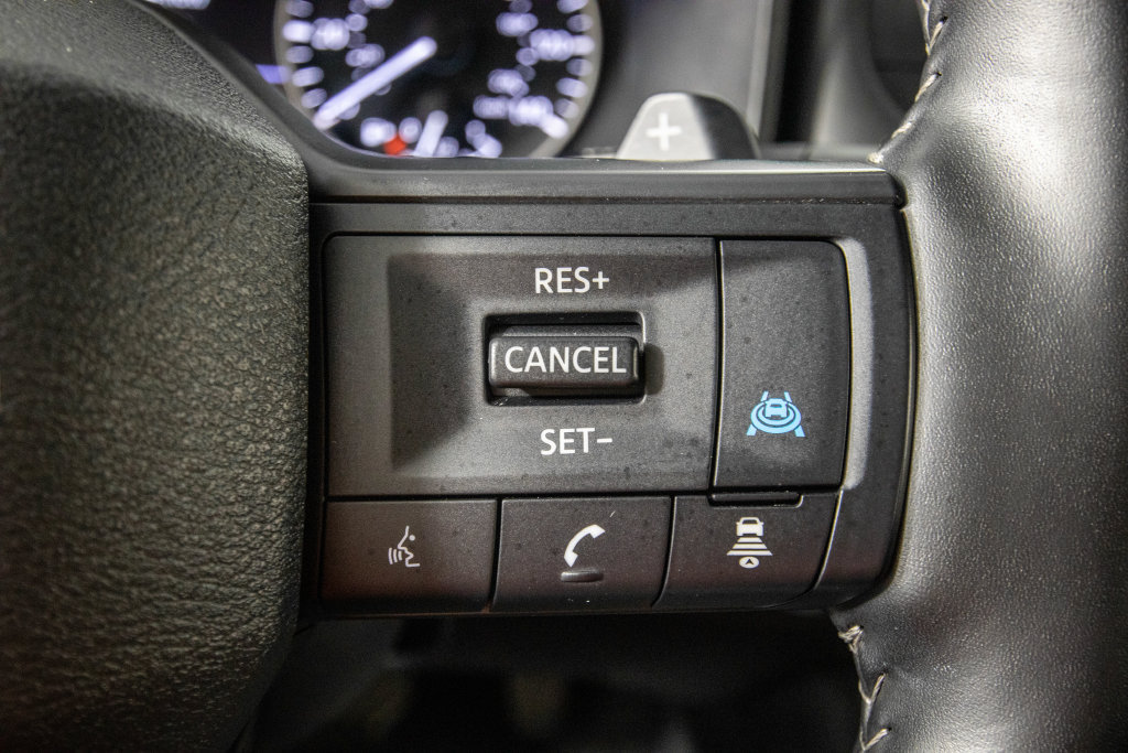 Used 2025 Nissan Rogue SV FWD image 21