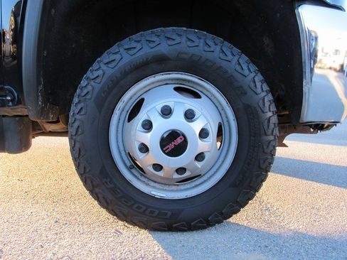 Used 2016 GMC Sierra 3500 Base w/ Sierra Convenience Package image 9