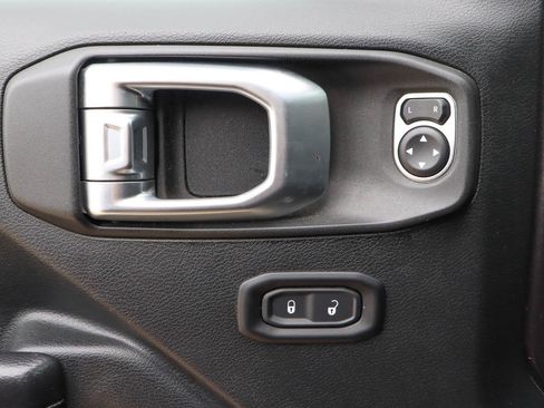 Used 2019 Jeep Wrangler Unlimited Rubicon AWD/4WD image 17