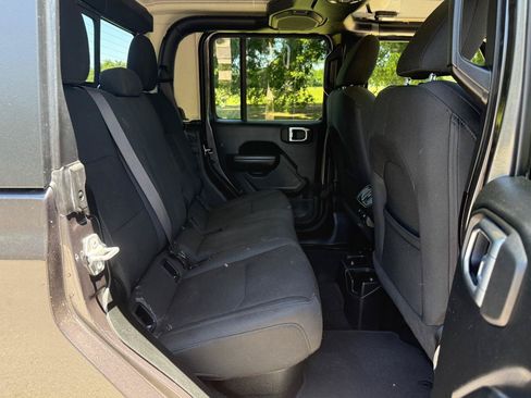 Used 2020 Jeep Gladiator Sport w/ Quick Order Package 24S AWD/4WD image 16
