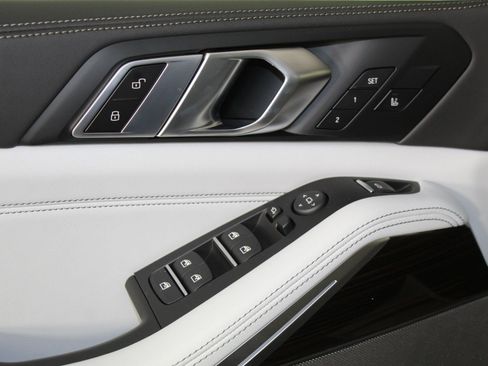 New 2026 BMW X5 xDrive40i w/ M Sport Package image 24