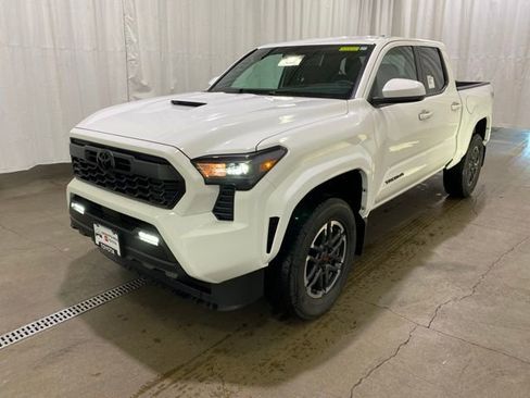 New 2026 Toyota Tacoma TRD Sport image 7