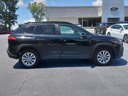 Used 2023 Toyota Corolla Cross LE FWD image 3