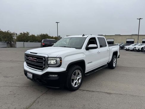 Used 2018 GMC Sierra 1500 SLE w/ SLE Value Package image 5