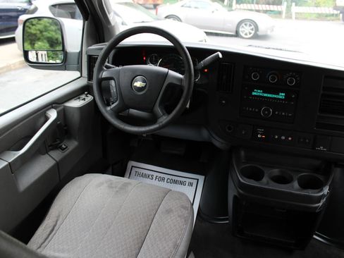 Used 2019 Chevrolet Express 3500 LT w/ LT Preferred Equipment Group RWD image 13