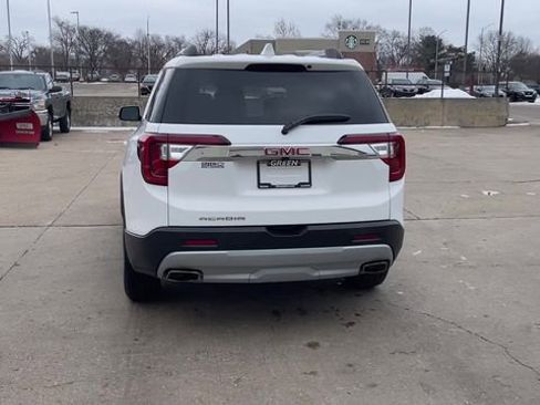 Used 2023 GMC Acadia SLE w/ Driver Convenience Package image 7