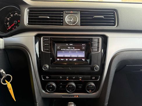 Used 2017 Volkswagen Passat 1.8T S image 22