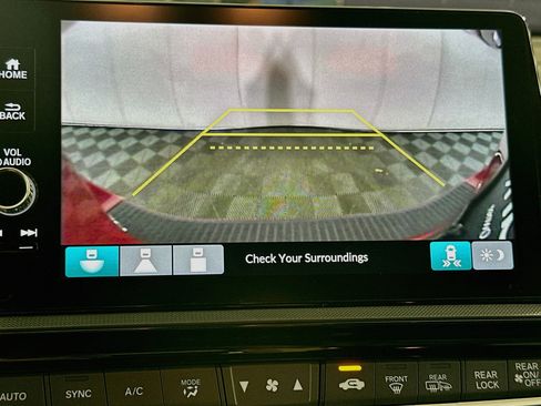 Used 2025 Honda Odyssey Sport-L image 21