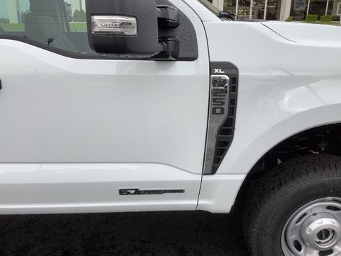New 2026 Ford F250 XL AWD/4WD image 9
