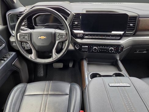Used 2024 Chevrolet Silverado 2500 High Country w/ High Country Premium Package AWD/4WD image 18
