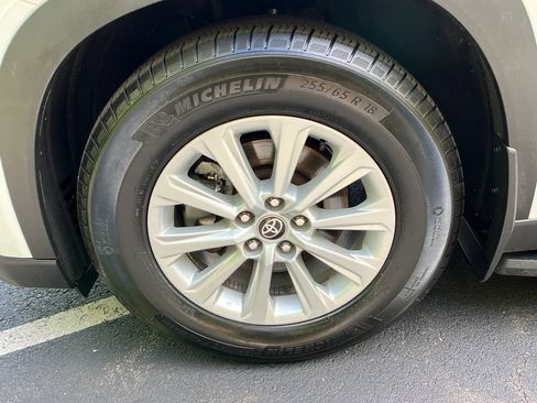 Certified 2025 Toyota Grand Highlander AWD image 26