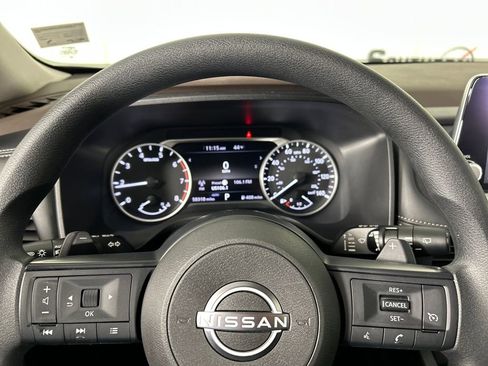 Used 2023 Nissan Rogue S image 13