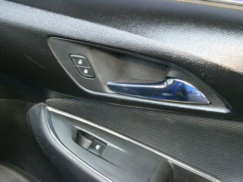 Used 2018 Chevrolet Cruze LT w/ RS Package image 9