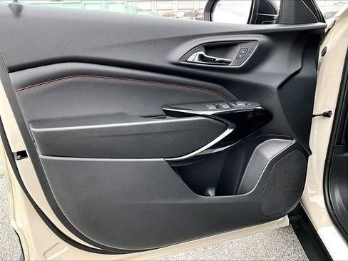 New 2026 Chevrolet Trax RS w/ Sunroof Package FWD image 25