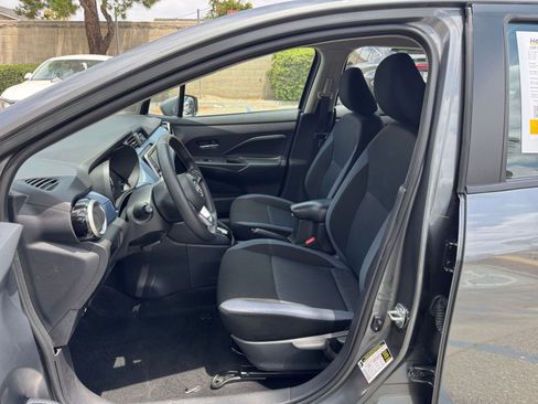 Used 2025 Nissan Versa SV FWD image 25