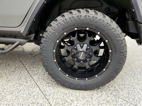 Used 2021 Jeep Wrangler Unlimited Rubicon AWD/4WD image 9