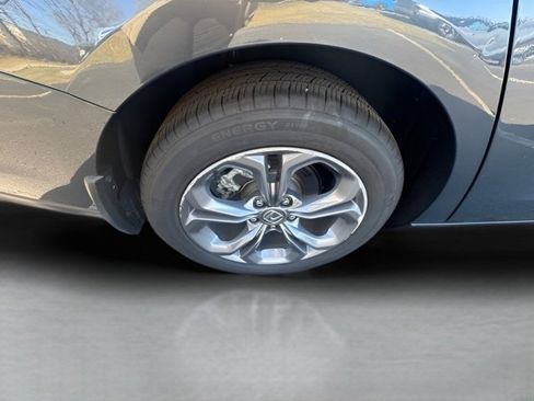 Used 2024 Honda Accord EX image 2