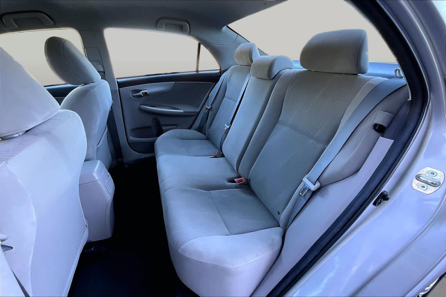 Used 2012 Toyota Corolla LE FWD image 21