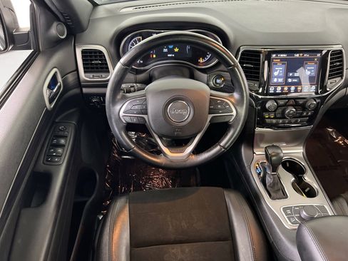 Used 2022 Jeep Grand Cherokee Laredo X image 23