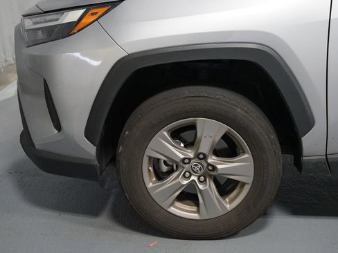 Used 2024 Toyota RAV4 LE AWD/4WD image 5