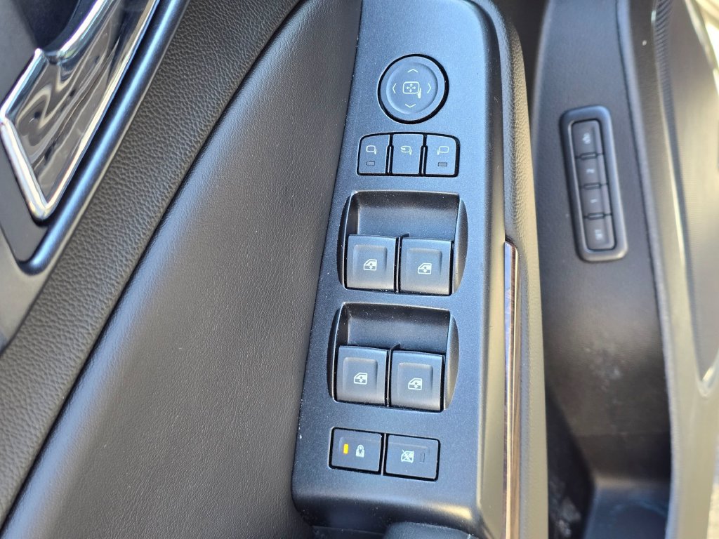 Used 2019 GMC Yukon SLT w/ Graphite Performance Edition AWD/4WD image 15
