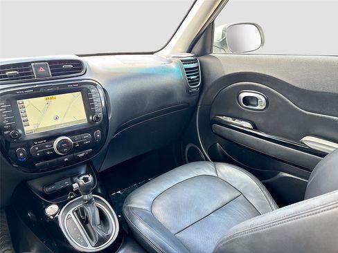 Used 2016 Kia Soul ! w/ Premium Package FWD image 24