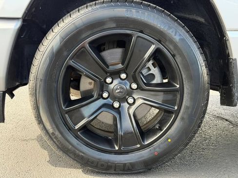 Used 2020 RAM 1500 Big Horn AWD/4WD image 11