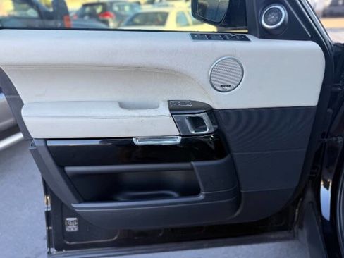 Used 2016 Land Rover Range Rover HSE image 9