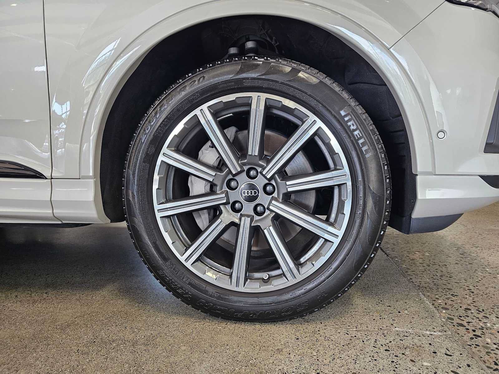 Used 2023 Audi Q7 2.0T Premium Plus w/ Premium Plus Package AWD/4WD image 9