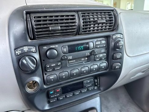 Used 1997 Ford Explorer Limited AWD/4WD image 10