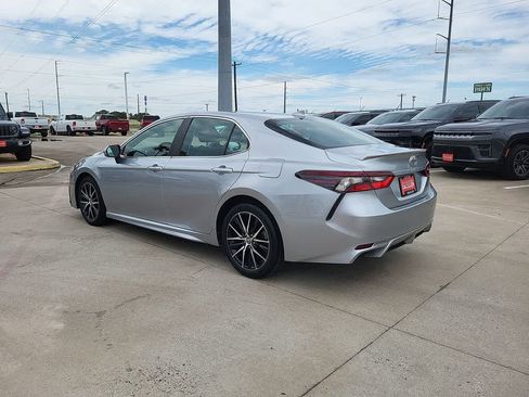 Used 2023 Toyota Camry SE FWD image 12