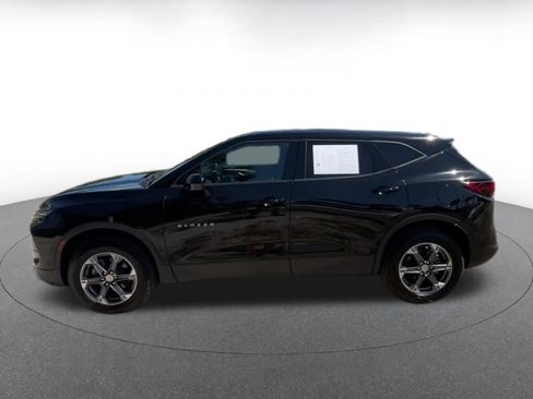 Used 2025 Chevrolet Blazer LT FWD image 9