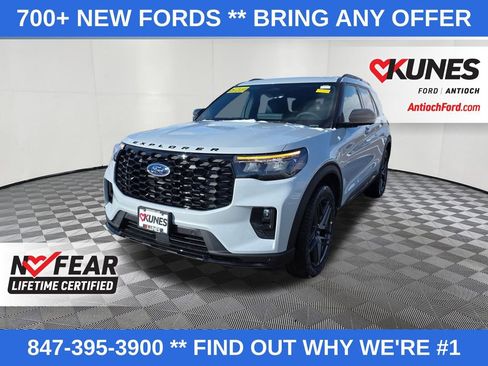 New 2026 Ford Explorer ST-Line w/ ST-Line Street Pack image 3