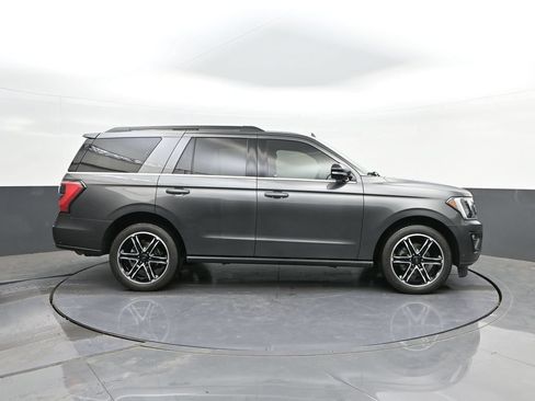 Used 2019 Ford Expedition Limited w/ Equipment Group 303A AWD/4WD image 26