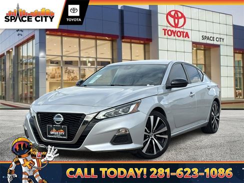 Used 2021 Nissan Altima 2.5 SR image 1