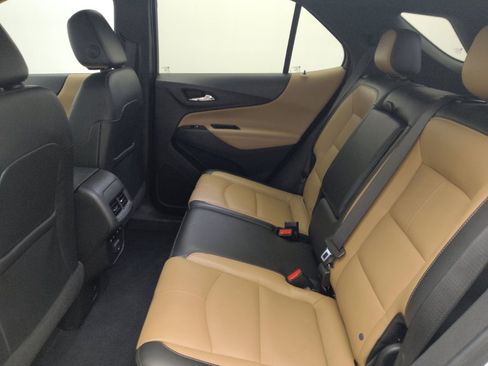Used 2022 Chevrolet Equinox Premier FWD image 18