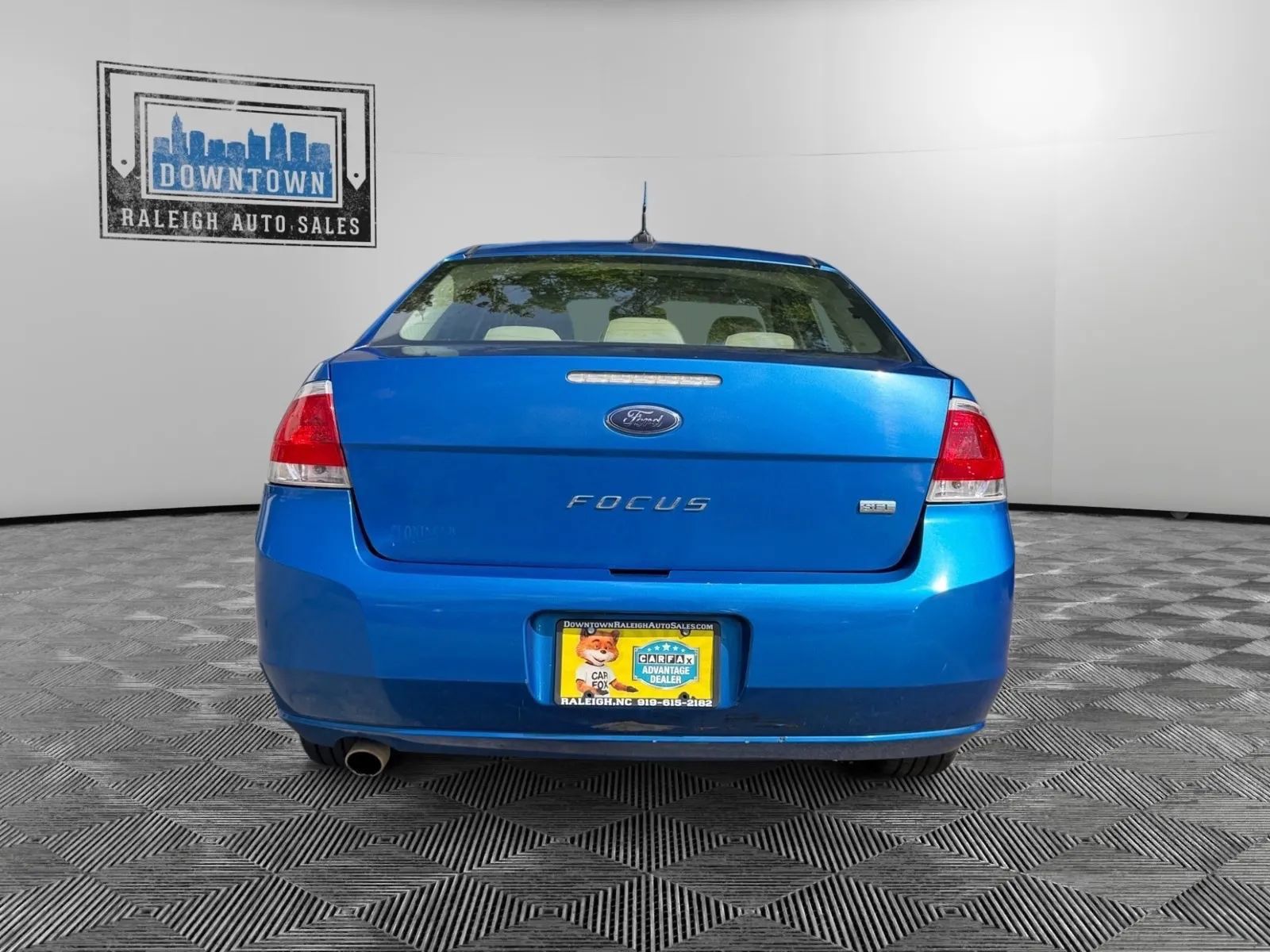 Used 2010 Ford Focus SEL FWD image 7