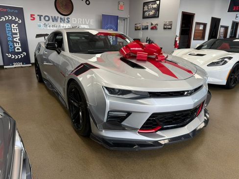 Used 2018 Chevrolet Camaro SS w/ Redline Edition RWD image 2