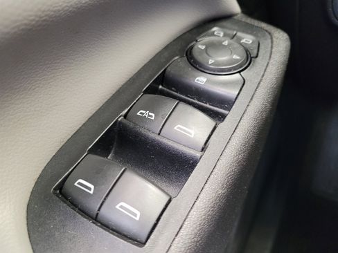 Used 2018 Chevrolet Equinox LS FWD image 27