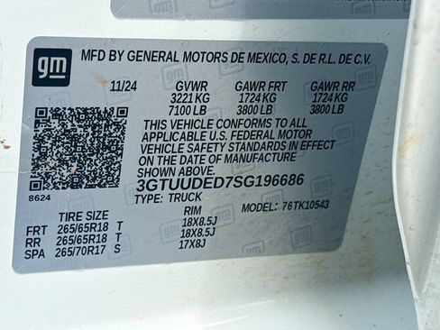 Used 2025 GMC Sierra 1500 SLT AWD/4WD image 35