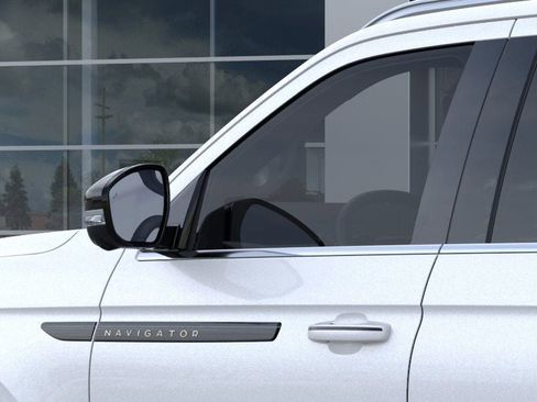 New 2025 Lincoln Navigator L Black Label image 20