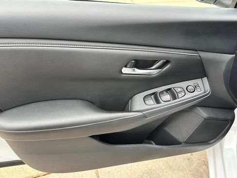 Used 2025 Nissan Sentra SV image 18