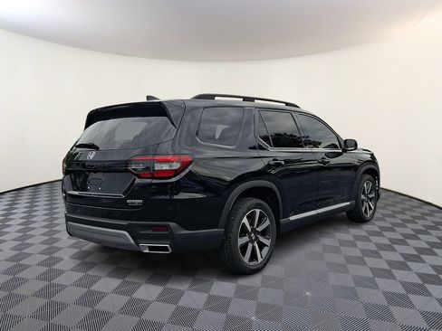 Used 2023 Honda Pilot Touring image 9