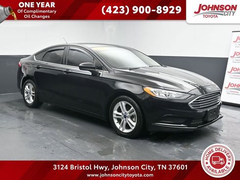 Used 2018 Ford Fusion SE w/ Fusion SE Technology Package image 1