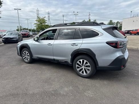 Used 2024 Subaru Outback Premium AWD/4WD image 11