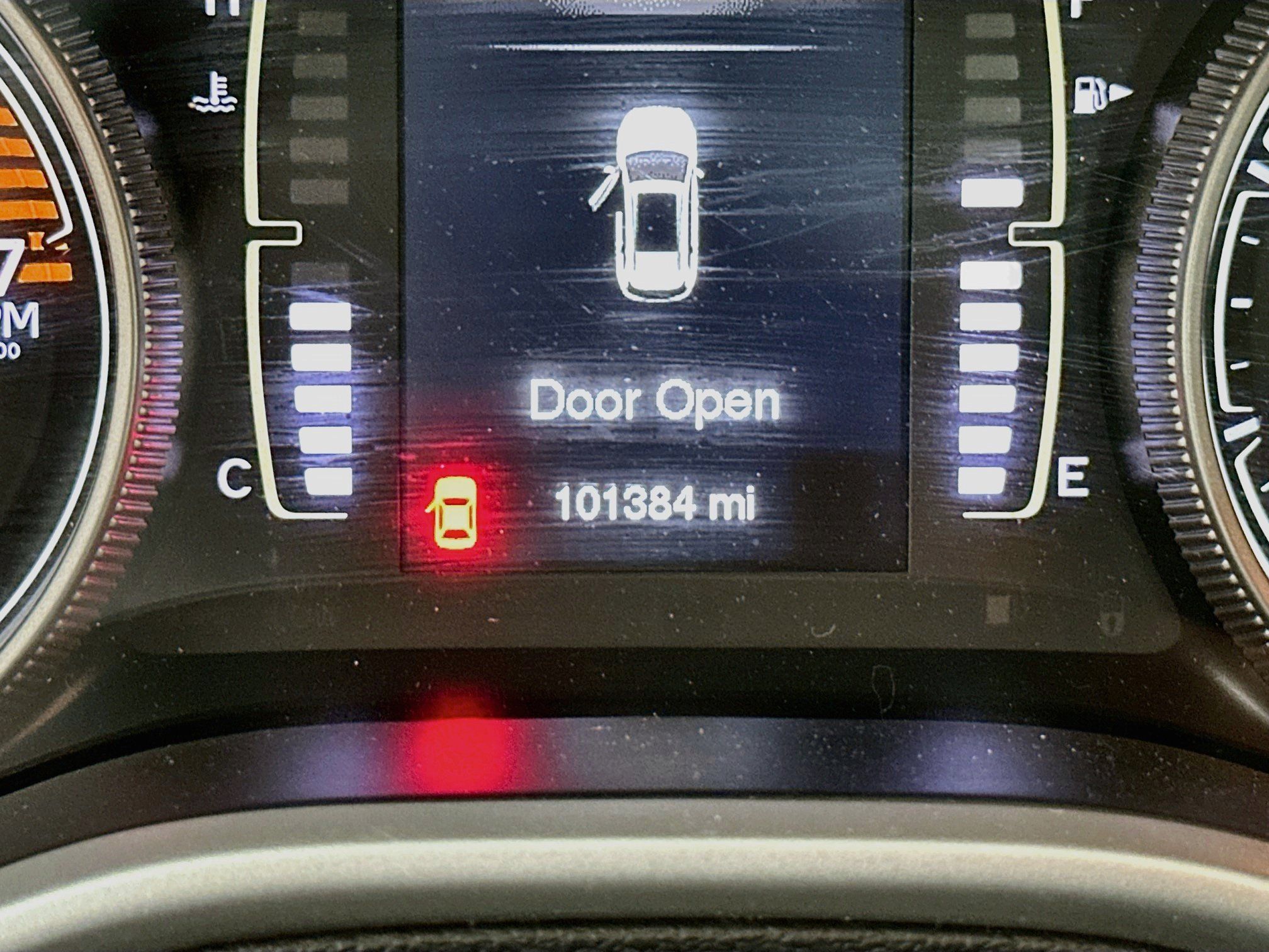 Used 2018 Jeep Cherokee Latitude Plus w/ Trailer Tow Group FWD image 18