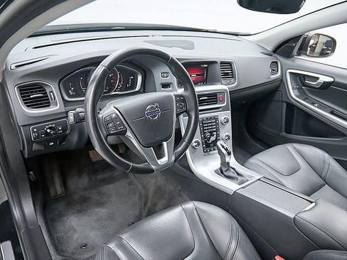 Used 2017 Volvo S60 T5 Inscription Platinum w/ Climate Package image 12