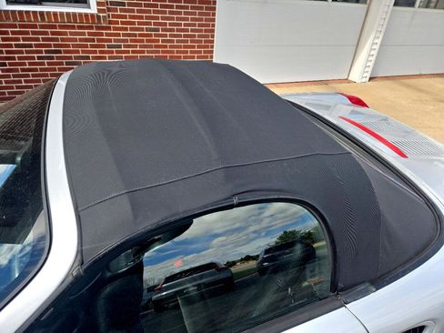 Used 2003 Toyota MR2 image 8