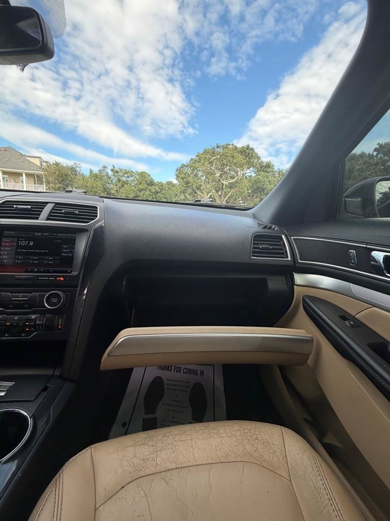 Used 2016 Ford Explorer XLT w/ Equipment Group 202A FWD image 30