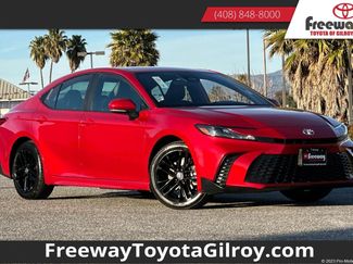 Used 2025 Toyota Camry SE video 1